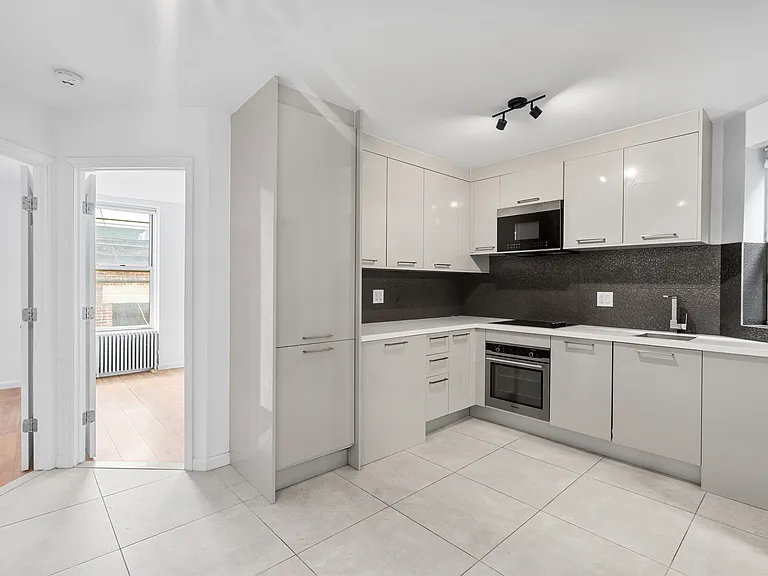 723 11th Ave #3B — Photo 11