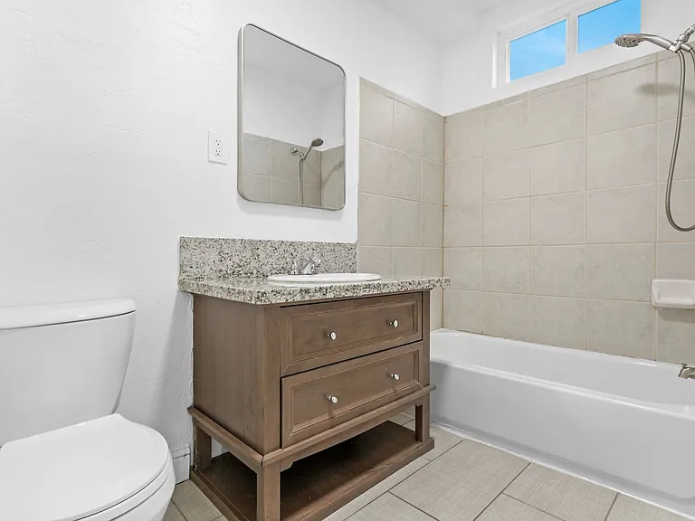 520 Solano St — Photo 14