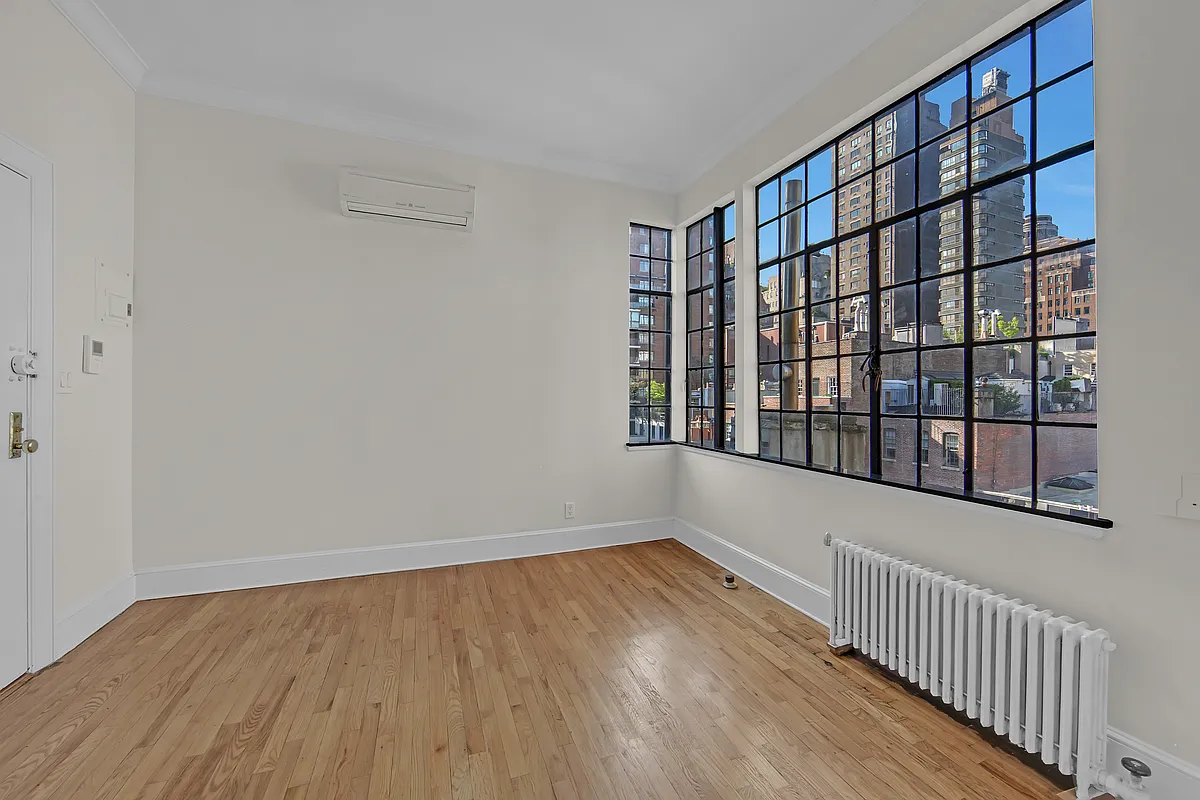 Building Photo - 127 E 69th St #PENTHOUSE