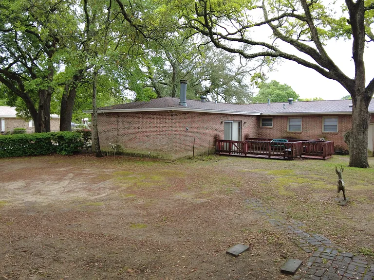 1230 E Leonard St — Photo 13
