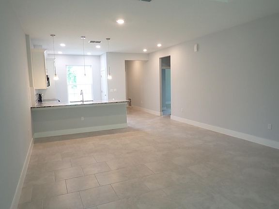 2nd image of 100 Buttonworth Dr Unit A