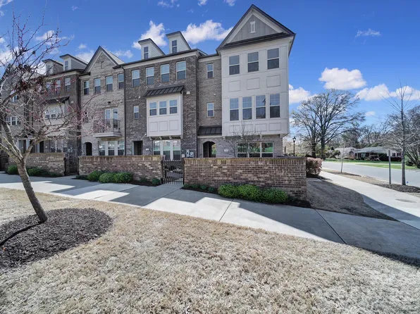 1304 E Woodlawn Rd, Charlotte, NC 28209