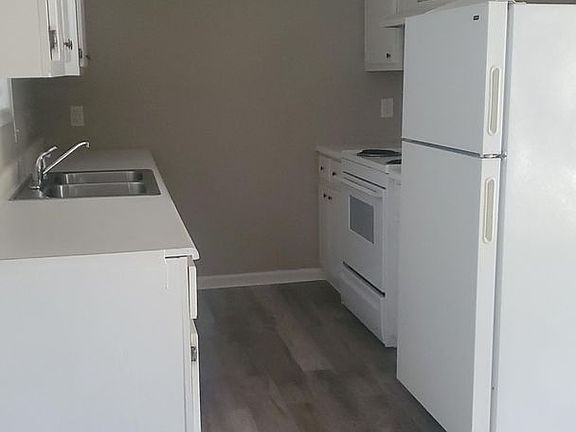 2nd image of 121 Lannes West Dr #131