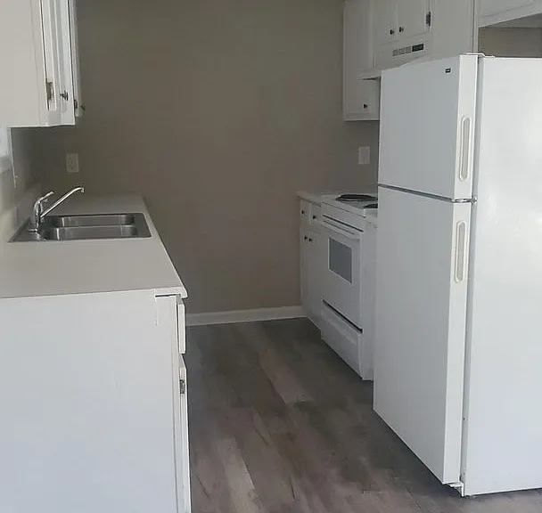 121 Lannes West Dr — Photo 7