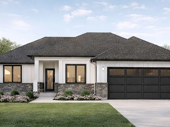 1415 Thomas Dr, Louisburg, KS 66053