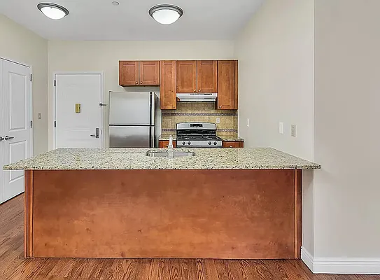 Rented by SERHANT. | media 5
