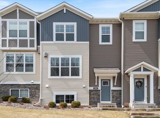 2223 Gateway Hill Rd, North St Paul, MN 55109