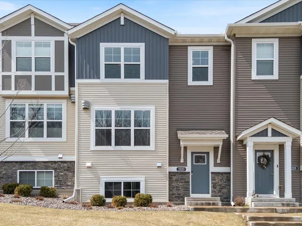 2223 Gateway Hill Rd, North St Paul, MN 55109