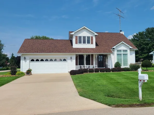 256 Cambridge Ct, Dixon, IL 61021