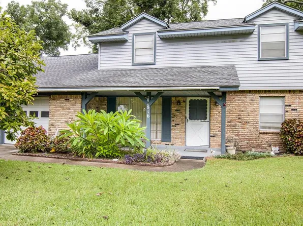 816 W Mulberry St, Angleton, TX 77515