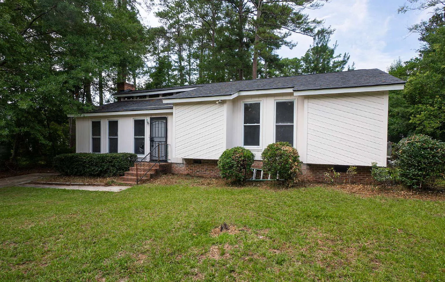 3 bed, 2.0 bath, 1548 sqft, $1,550 — Photo 3