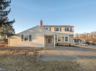 8 Madison Dr, Clementon, NJ 08021