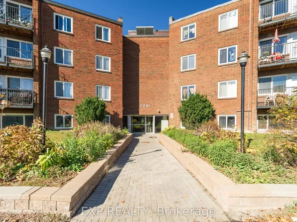 2041 Arrowsmith Dr #208C, Ottawa, ON K1J 7V7