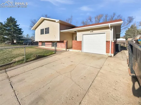 637 Fay Dr, Colorado Springs, CO 80911