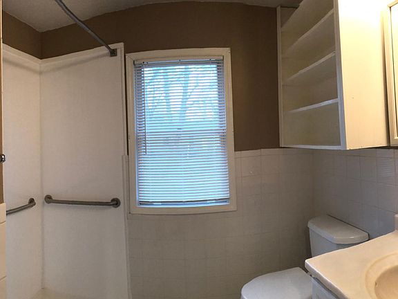 Large bathroom with 0 entry shower