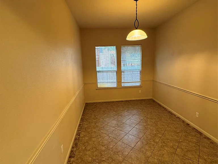 12401 Central Park Dr — Photo 3