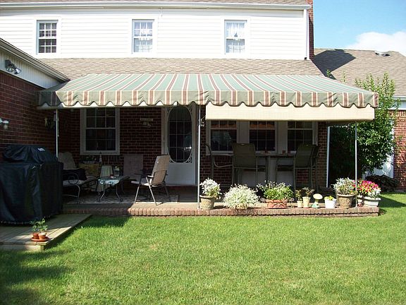 Covered Patio Yard