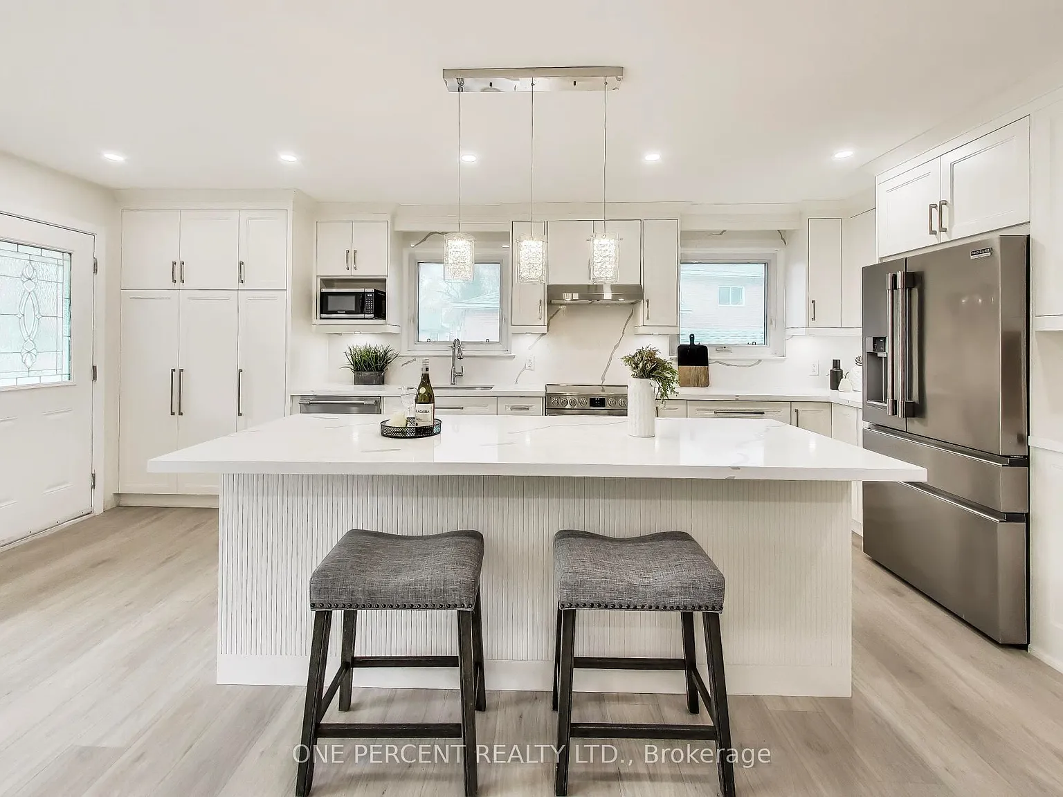4 bed, $4,200 — Photo 1
