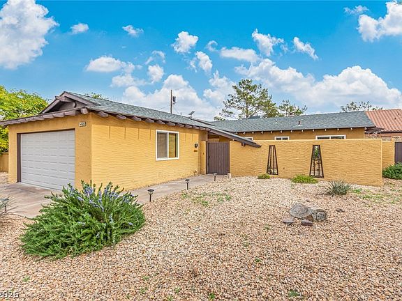 3rd image of 622 E Fairway Rd