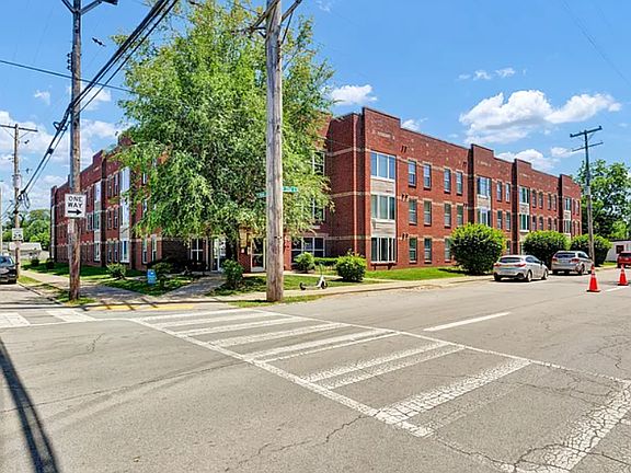 3rd image of 2132 Rowan St #105