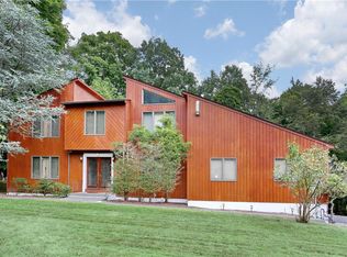 29 Appledale Ln, Chestnut Ridge, NY 10977