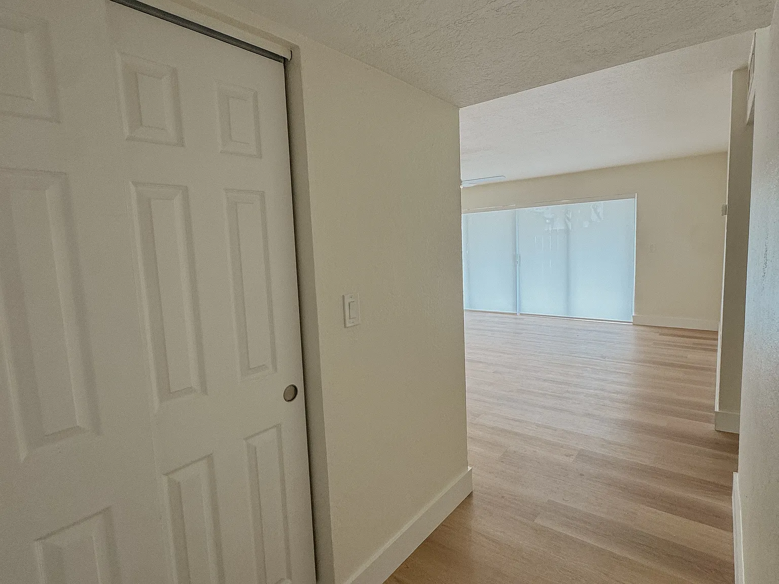 2 bed, 863 sqft, $2,600 — Photo 3