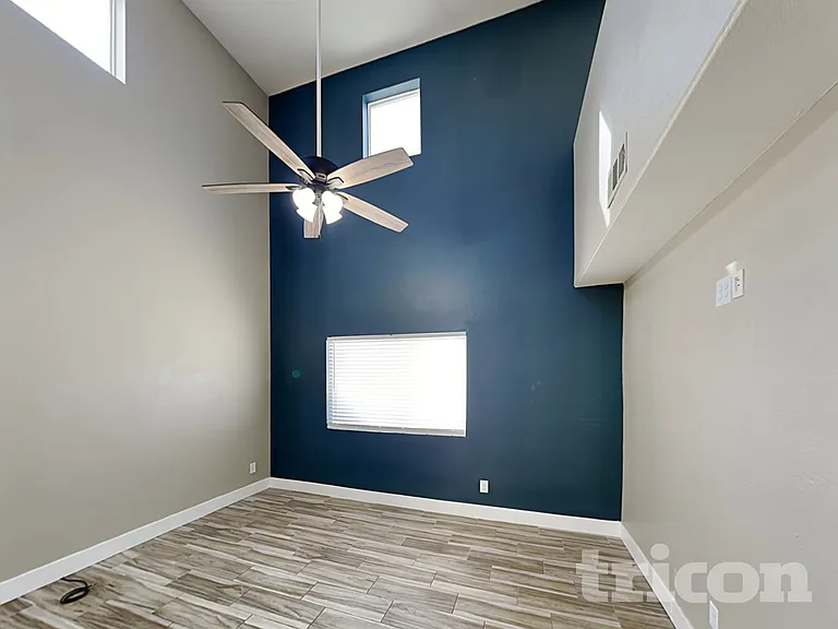 409 W Azure Ave — Photo 15