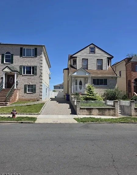 929 Adams Ave — Photo 18