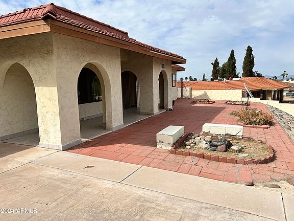 3rd image of 2309 E Gardenia Drive