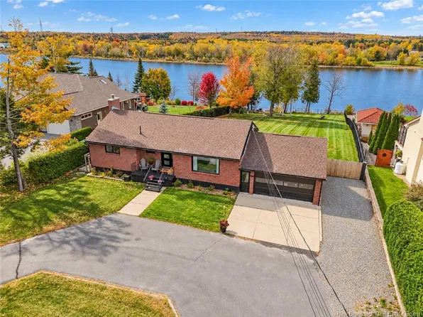 1165 Lincoln Rd, Fredericton, NB E3B 8J3