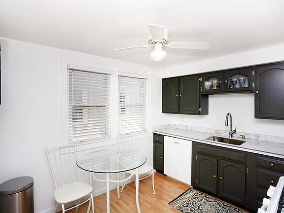 4th image of 58 Pullman Ave