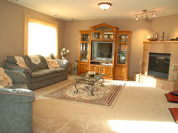 3rd image of 4868 189th St W