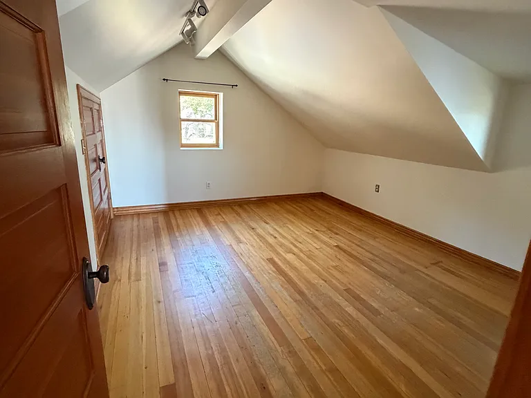 309 N Almond St — Photo 9