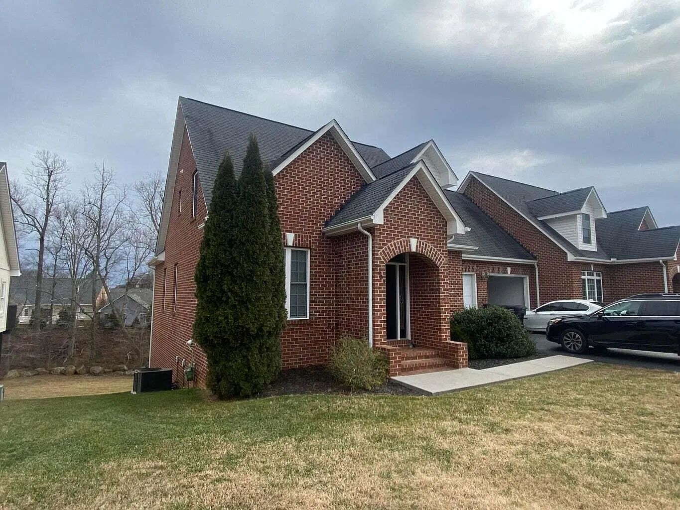 3 bed, 2.5 bath, 1948 sqft, $2,700 — Photo 2