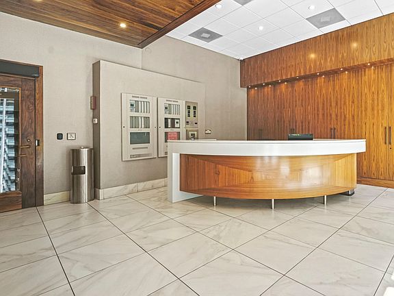 4th image of 230 E Ontario St APT 2303