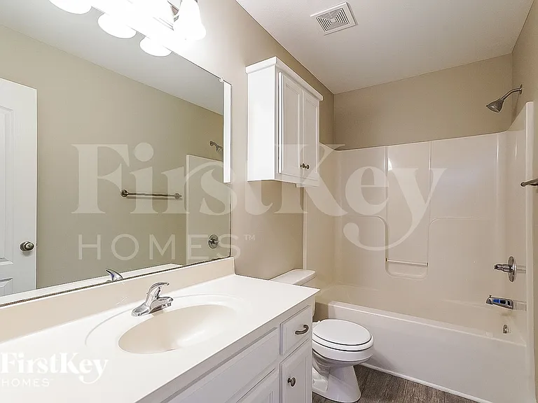 3745 Nadia Dr — Photo 17
