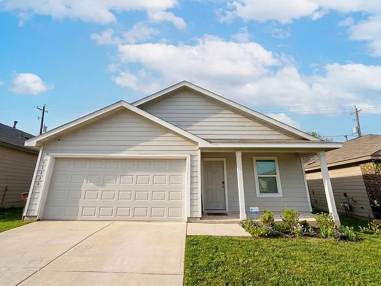 13934 Reservoir Dr — Photo 1