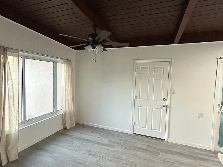 1412 Harrison St — Photo 6
