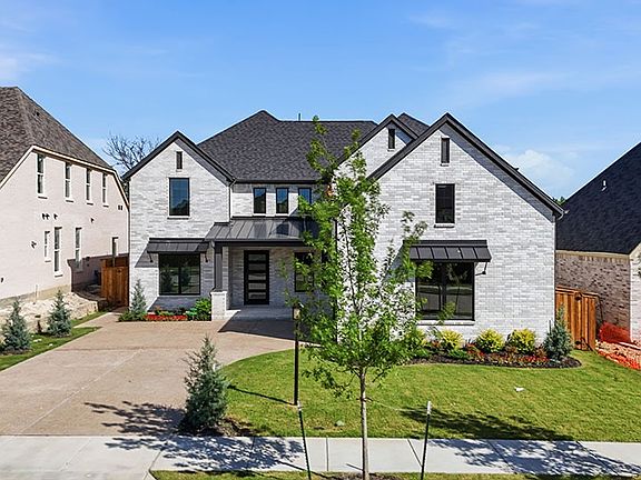 2nd image of 831 Huffines Blvd
