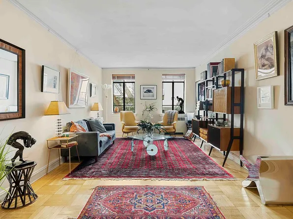255 W 23rd St APT 3BE, New York, NY 10011