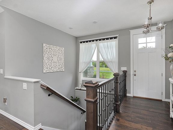 4th image of 624 N White Oak Ln
