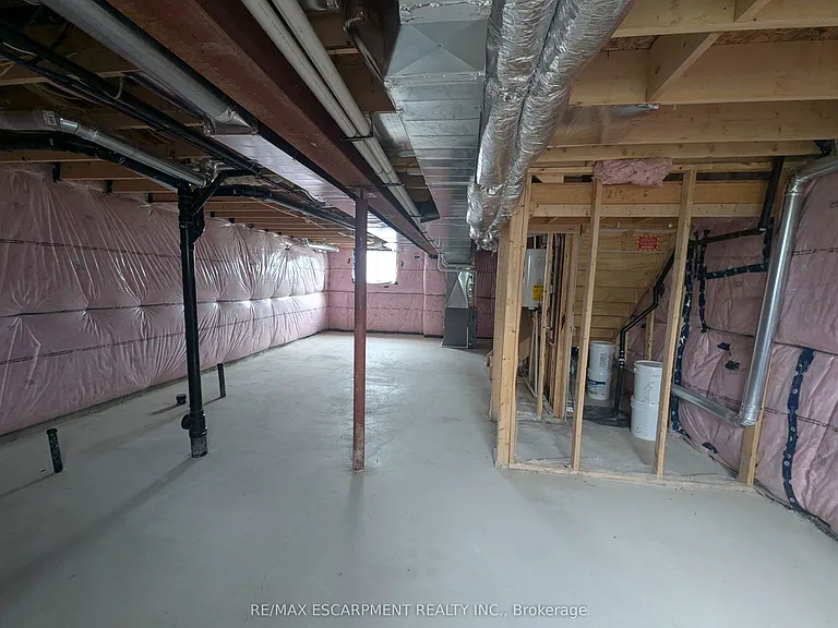 82 Saint George St — Photo 15