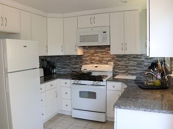 4th image of 8311 Oak Leaf Dr