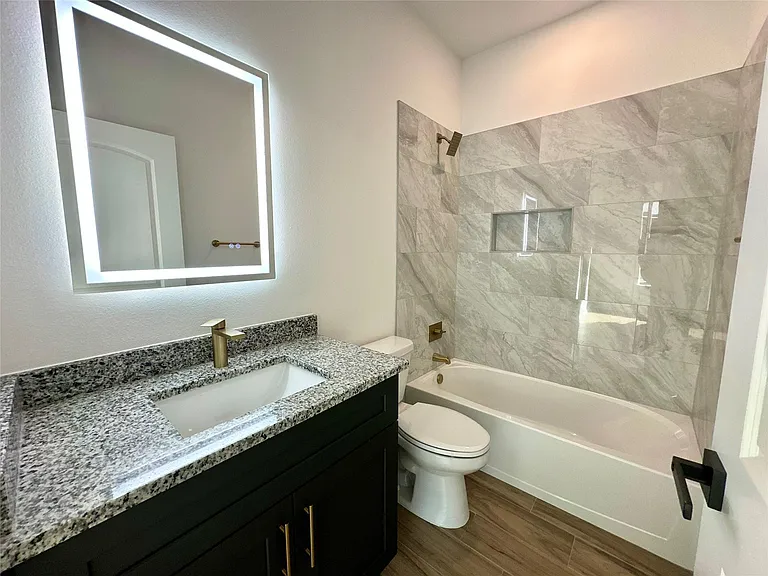 11555 Persimmon St — Photo 17