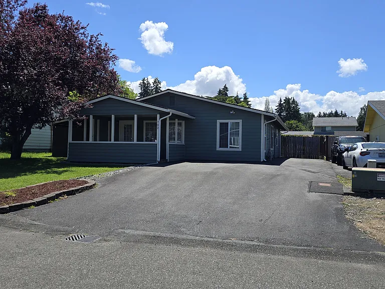 702 Montgomery St — Photo 4