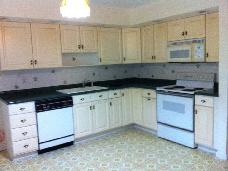 2nd image of 220 Raymond Dr