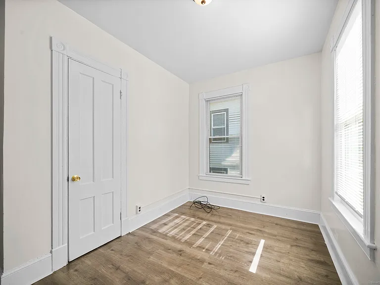 215 Woodlawn Ter #2 — Photo 12