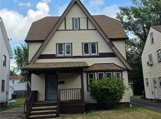 991 Helmsdale Rd, Cleveland Heights, OH 44112