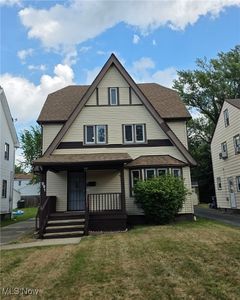 991 Helmsdale Rd, Cleveland Heights, OH, 44112