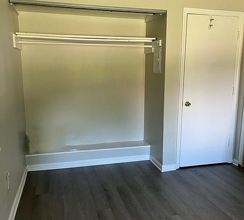 2nd image of 208 Lakeshore Dr APT 17